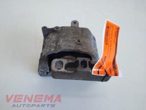 Gebruikte Motorsteun Volkswagen Touran (1T1/T2) 1.6 FSI 16V Prijs € 39,99 Margeregeling aangeboden door Venema Autoparts
