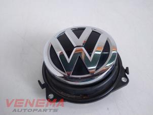 Gebruikte Handgreep Achterklep Volkswagen Golf VII Variant (AUVV) 1.2 TSI 16V BlueMOTION Prijs € 34,99 Margeregeling aangeboden door Venema Autoparts