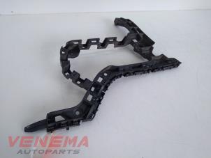 Gebruikte Bumpersteun links-achter Volkswagen Golf VII Variant (AUVV) 1.2 TSI 16V BlueMOTION Prijs € 9,99 Margeregeling aangeboden door Venema Autoparts