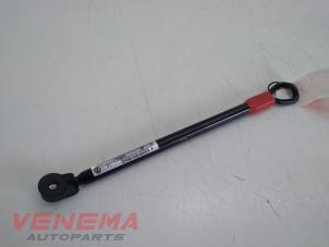 Gebruikte Diversen Volkswagen Touran (1T1/T2) 1.6 FSI 16V Prijs € 9,99 Margeregeling aangeboden door Venema Autoparts