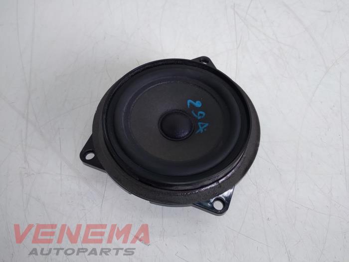 Gebruikte Luidspreker BMW 5 serie Touring (F11) 520d 16V Prijs € 14,99 Margeregeling aangeboden door Venema Autoparts
