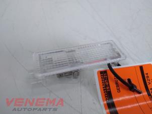 Gebruikte Instapverlichting BMW 5 serie Touring (F11) 520d 16V Prijs € 9,99 Margeregeling aangeboden door Venema Autoparts