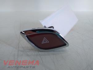 Gebruikte Paniekverlichtings Schakelaar Citroen C3 (SC) 1.6 HDi 92 Prijs € 14,99 Margeregeling aangeboden door Venema Autoparts