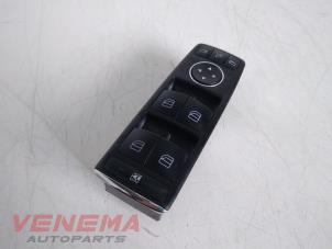 Gebruikte Elektrisch Raam Schakelaar Mercedes C Estate (S204) 2.2 C-220 CDI 16V Prijs € 39,99 Margeregeling aangeboden door Venema Autoparts