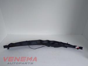 Gebruikte Paravent Mercedes C Estate (S204) 2.2 C-220 CDI 16V Prijs € 24,99 Margeregeling aangeboden door Venema Autoparts