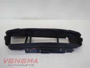 Gebruikte Luchtgeleider Ford Focus 3 1.0 Ti-VCT EcoBoost 12V 125 Prijs € 29,99 Margeregeling aangeboden door Venema Autoparts