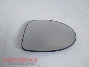 Gebruikte Spiegelglas rechts Renault Twingo II (CN) 1.2 16V Prijs € 9,99 Margeregeling aangeboden door Venema Autoparts