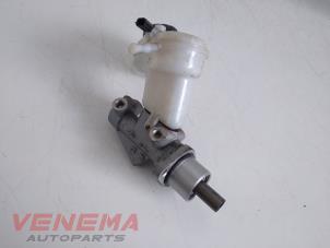 Gebruikte Hoofdremcilinder Renault Twingo II (CN) 1.2 16V Prijs € 49,99 Margeregeling aangeboden door Venema Autoparts