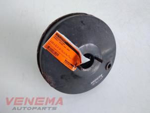 Gebruikte Rembooster Renault Twingo II (CN) 1.2 16V Prijs € 24,99 Margeregeling aangeboden door Venema Autoparts