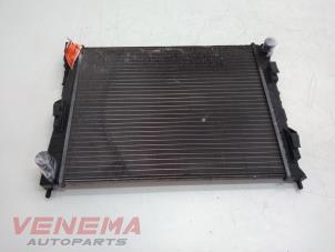 Gebruikte Radiateur Renault Twingo II (CN) 1.2 16V Prijs € 29,99 Margeregeling aangeboden door Venema Autoparts