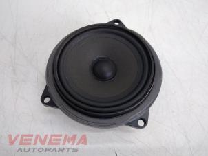 Gebruikte Speaker BMW 1 serie (E88) 118d 16V Prijs € 9,99 Margeregeling aangeboden door Venema Autoparts