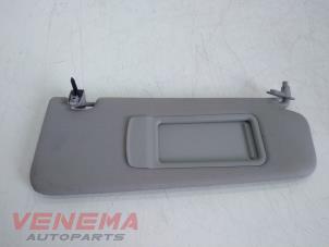 Gebruikte Zonneklep BMW 3 serie (E90) 320i 16V Prijs € 14,99 Margeregeling aangeboden door Venema Autoparts