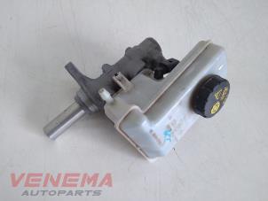 Gebruikte Hoofdremcilinder Seat Leon ST (5FF) 2.0 TDI 16V Prijs € 9,99 Margeregeling aangeboden door Venema Autoparts