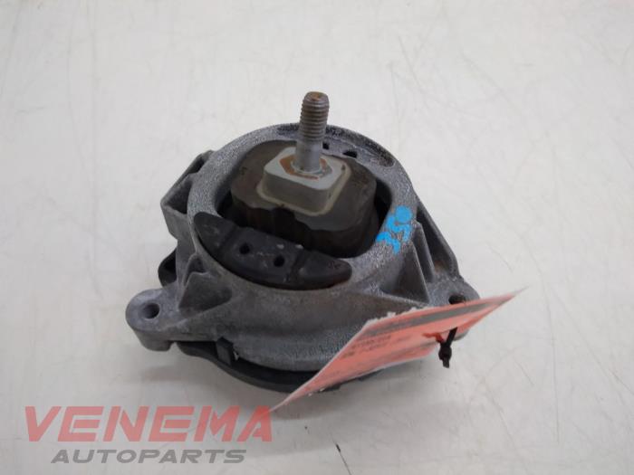 Gebruikte Motorrubber BMW 1 serie (F20) 114d 1.6 16V Prijs € 14,99 Margeregeling aangeboden door Venema Autoparts