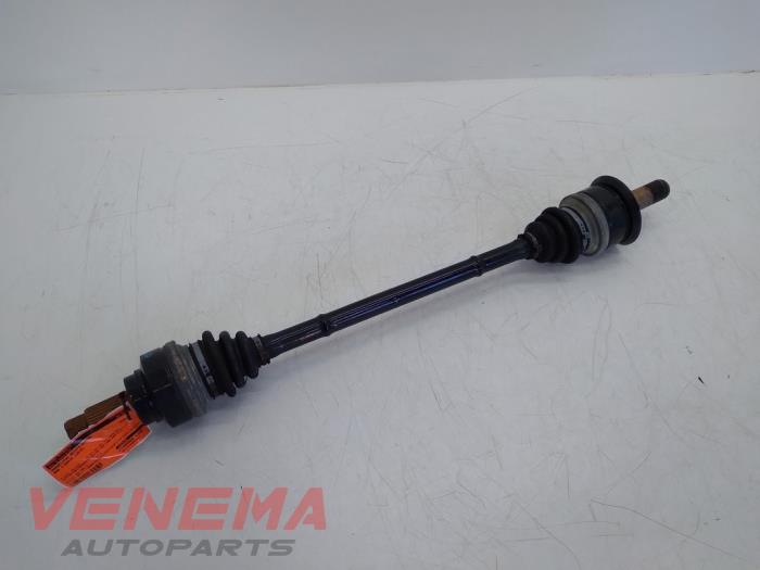 Gebruikte Aandrijfas rechts-achter BMW 1 serie (F20) 114d 1.6 16V Prijs € 79,99 Margeregeling aangeboden door Venema Autoparts