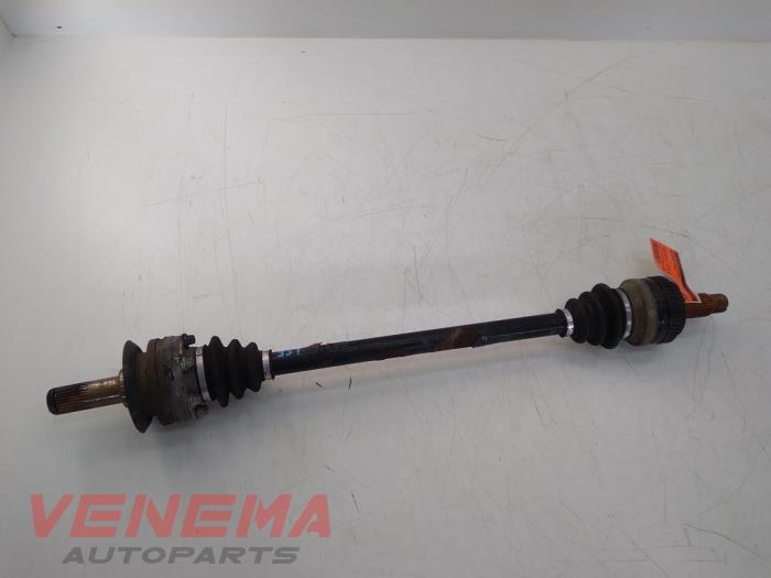 Gebruikte Aandrijfas rechts-achter BMW 1 serie (E87/87N) 118i 16V Prijs € 48,99 Margeregeling aangeboden door Venema Autoparts