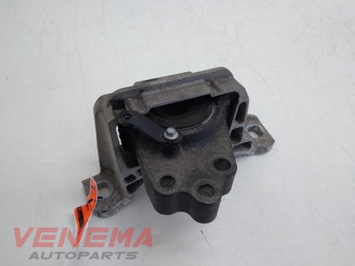 Gebruikte Motorrubber Ford Focus 3 Wagon 1.0 Ti-VCT EcoBoost 12V 125 Prijs € 59,99 Margeregeling aangeboden door Venema Autoparts