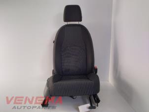 Gebruikte Voorstoel rechts Seat Leon (5FB) 1.2 TSI Ecomotive 16V Prijs € 124,99 Margeregeling aangeboden door Venema Autoparts