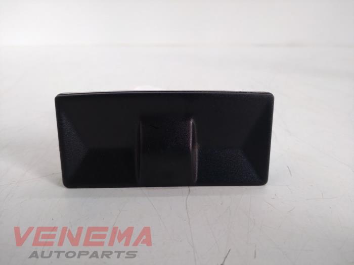 Gebruikte Lichtsensor Volkswagen Golf Plus (5M1/1KP) 1.6 TDI 16V 105 Prijs € 9,99 Margeregeling aangeboden door Venema Autoparts