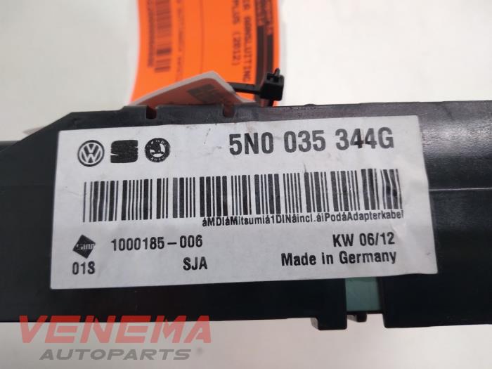 Multimedia aansluiting van een Volkswagen Golf Plus (5M1/1KP) 1.6 TDI 16V 105 2012