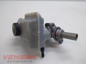 Gebruikte Hoofdremcilinder Volkswagen Golf VII Variant (AUVV) 2.0 TDI 4Motion 16V Prijs € 9,99 Margeregeling aangeboden door Venema Autoparts