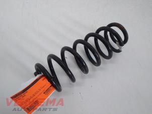 Gebruikte Schroefveer achter Volkswagen Golf VII Variant (AUVV) 2.0 TDI 4Motion 16V Prijs € 19,99 Margeregeling aangeboden door Venema Autoparts