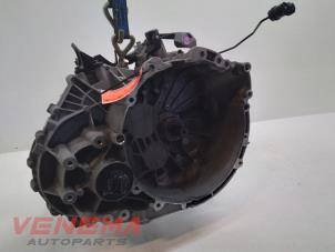 Gebruikte Versnellingsbak Volvo V40 Cross Country (MZ) 2.0 D2 16V Prijs € 449,99 Margeregeling aangeboden door Venema Autoparts