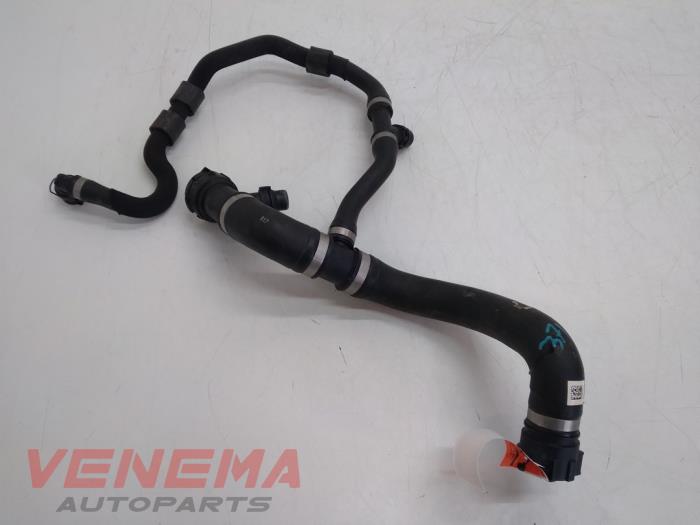 Gebruikte Koelwaterslang BMW 2 serie (F23) 218i 1.5 TwinPower Turbo 12V Prijs € 39,99 Margeregeling aangeboden door Venema Autoparts