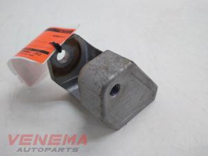 Gebruikte Motorrubber Volvo V40 Cross Country (MZ) 2.0 D2 16V Prijs € 9,99 Margeregeling aangeboden door Venema Autoparts