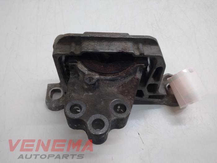 Gebruikte Motorsteun Ford Focus 3 1.0 Ti-VCT EcoBoost 12V 100 Prijs € 59,99 Margeregeling aangeboden door Venema Autoparts