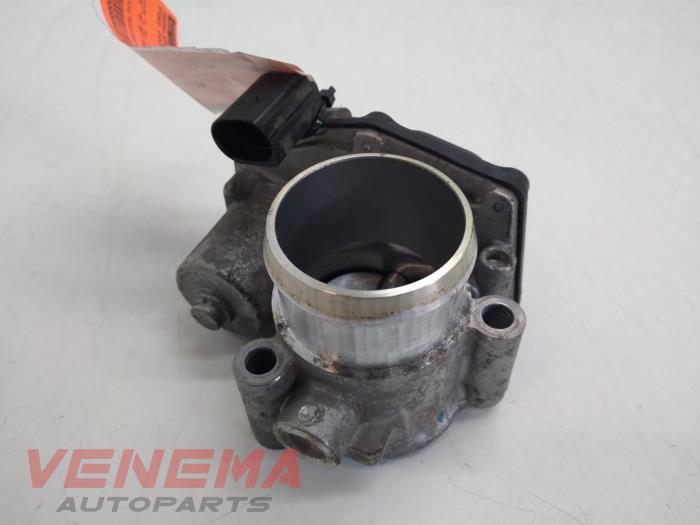 Gebruikte Gasklephuis Ford Focus 3 1.0 Ti-VCT EcoBoost 12V 100 Prijs € 14,99 Margeregeling aangeboden door Venema Autoparts
