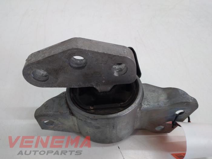 Gebruikte Motorsteun Opel Adam 1.0 SIDI Turbo Prijs € 9,99 Margeregeling aangeboden door Venema Autoparts