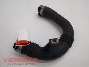 Gebruikte Intercooler Buis Opel Adam 1.0 SIDI Turbo Prijs € 19,99 Margeregeling aangeboden door Venema Autoparts