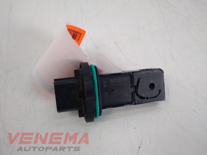Gebruikte Luchtmassameter Opel Corsa E 1.2 16V Prijs € 14,99 Margeregeling aangeboden door Venema Autoparts