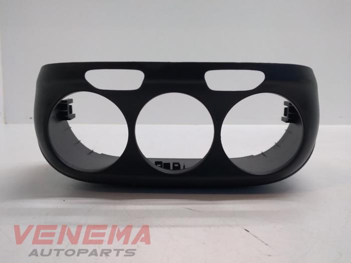Gebruikte Dashboard deel Opel Corsa E 1.2 16V Prijs € 14,99 Margeregeling aangeboden door Venema Autoparts
