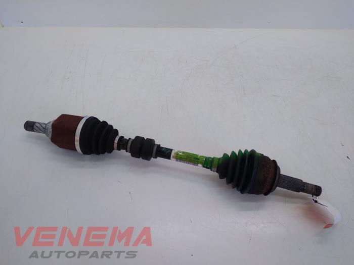 Gebruikte Aandrijfas links-voor Renault Kadjar (RFEH) 1.2 Energy TCE 130 Prijs € 149,99 Margeregeling aangeboden door Venema Autoparts