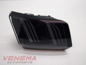 Gebruikte Achterlicht links Peugeot 3008 II (M4/MC/MJ/MR) 1.2 12V e-THP PureTech 130 Prijs € 99,99 Margeregeling aangeboden door Venema Autoparts