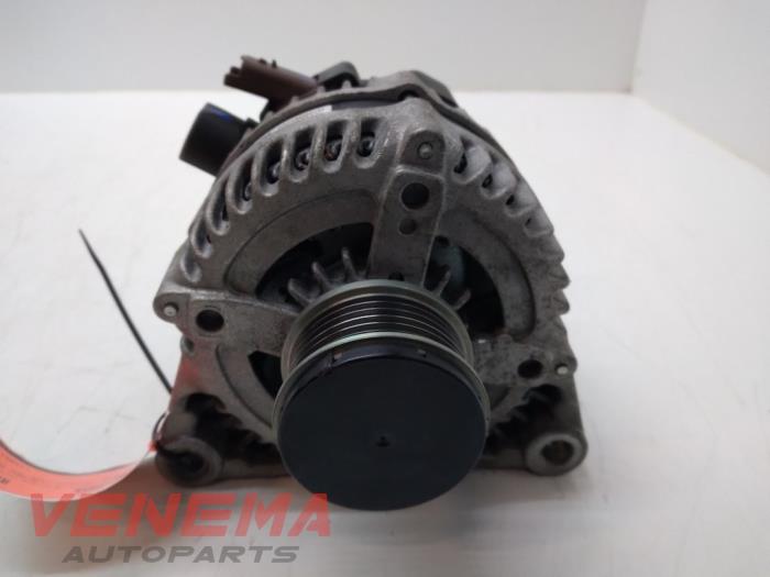 Dynamo van een Peugeot 5008 II (M4/MC/MJ/MR) 1.2 12V e-THP PureTech 130 2021