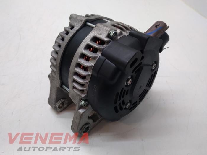 Dynamo van een Peugeot 5008 II (M4/MC/MJ/MR) 1.2 12V e-THP PureTech 130 2021