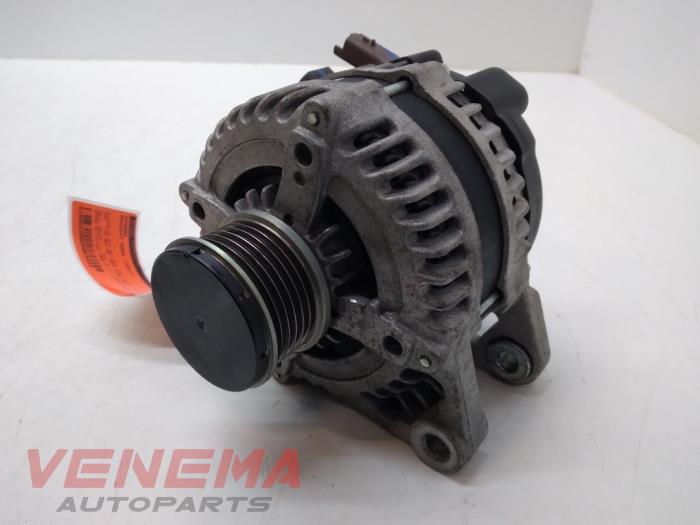 Dynamo van een Peugeot 5008 II (M4/MC/MJ/MR) 1.2 12V e-THP PureTech 130 2021