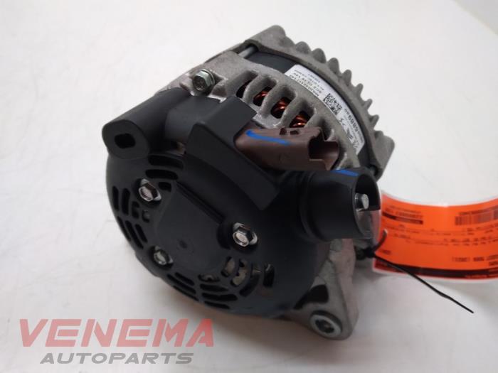 Dynamo van een Peugeot 5008 II (M4/MC/MJ/MR) 1.2 12V e-THP PureTech 130 2021