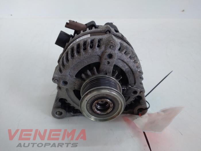 Dynamo van een Opel Grandland (X) 1.2 Turbo 12V 2020