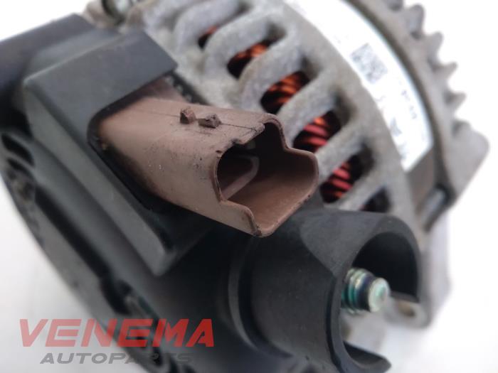 Dynamo van een Opel Grandland (X) 1.2 Turbo 12V 2020