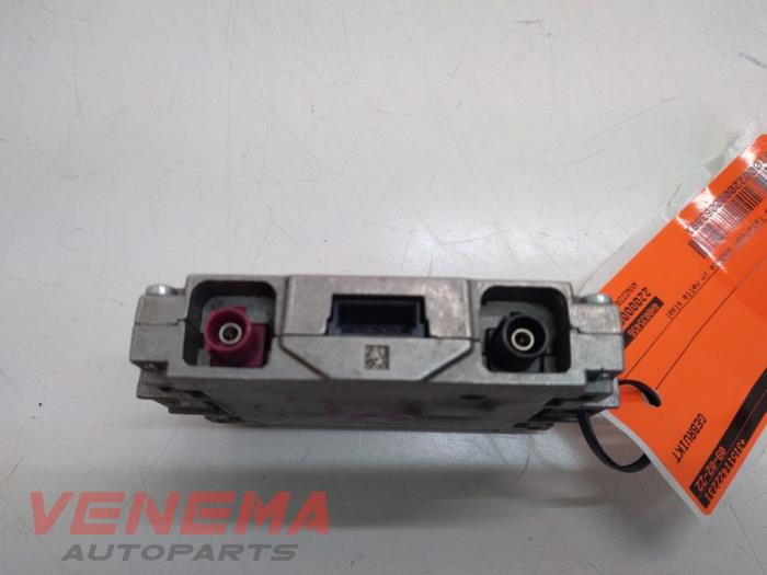 Telefoon Module van een Volkswagen Golf VII (AUA) 2.0 GTI 16V Performance Package 2017