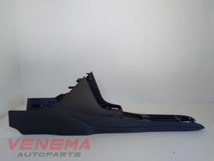 Gebruikte Middenconsoles Volkswagen Polo V (6R) 1.2 TSI Prijs € 49,99 Margeregeling aangeboden door Venema Autoparts
