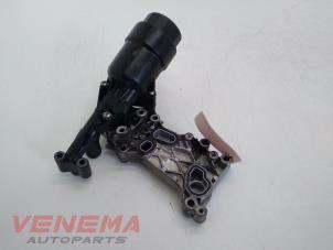 Gebruikte Oliefilterhuis Mercedes Sprinter 3,5t (906.73) 316 CDI 16V Prijs € 39,99 Margeregeling aangeboden door Venema Autoparts