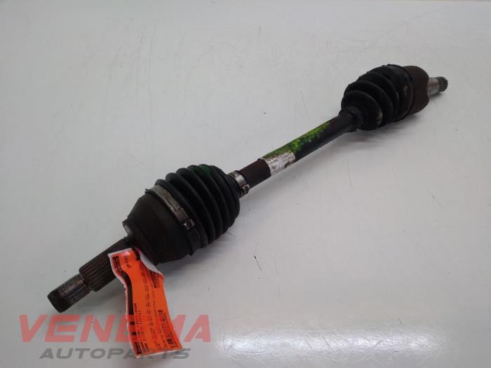 Gebruikte Aandrijfas links-voor Ford Fiesta 6 (JA8) 1.4 TDCi Prijs € 39,99 Margeregeling aangeboden door Venema Autoparts