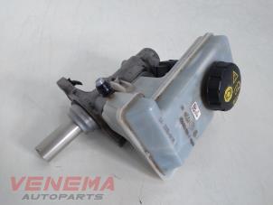 Gebruikte Hoofdremcilinder Seat Leon (5FB) 1.4 TSI 16V Prijs € 9,99 Margeregeling aangeboden door Venema Autoparts