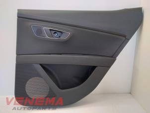 Gebruikte Deurbekleding 4Deurs rechts-achter Seat Leon (5FB) 1.4 TSI 16V Prijs € 49,99 Margeregeling aangeboden door Venema Autoparts