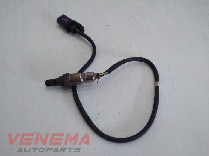 Gebruikte Lambda Sonde Volkswagen Caddy III (2KA,2KH,2CA,2CH) 1.6 TDI 16V Prijs € 9,99 Margeregeling aangeboden door Venema Autoparts